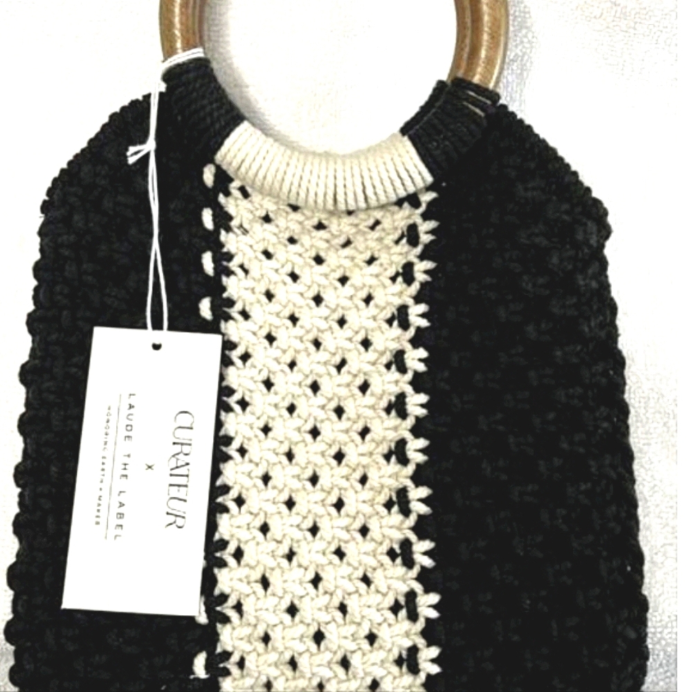 Crocheted Wine Carry Bag - Wine Lover Gift Laude the Label Crochet Bamboo Purse - Picture 7 of 8